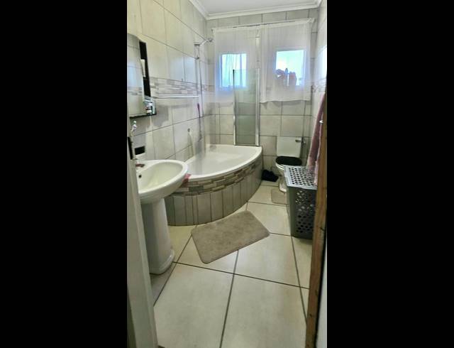 3 BEDROOM HOUSE FOR SALE IN FAUNA PARK